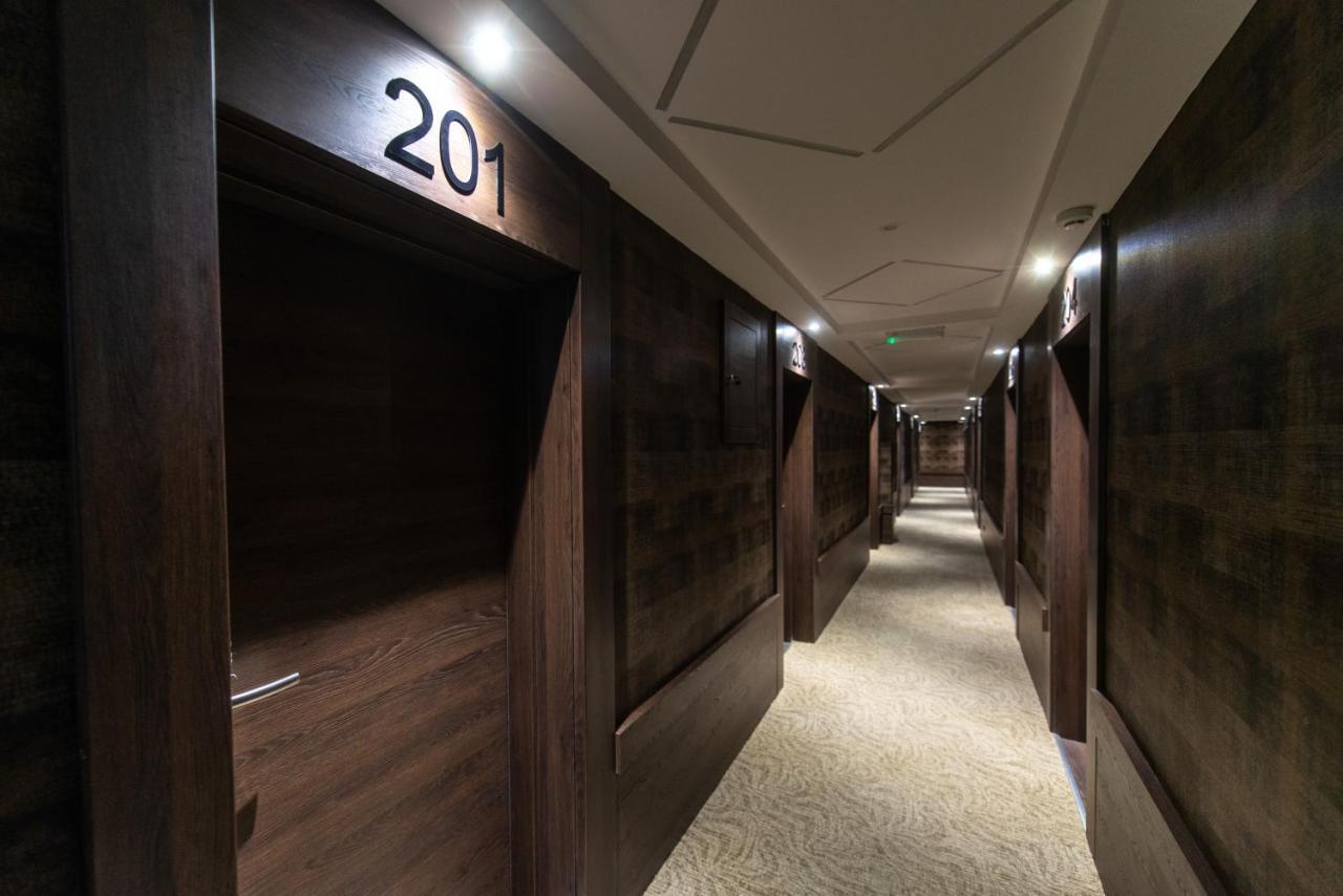 Hotel Stari Krovovi Veternik Extérieur photo