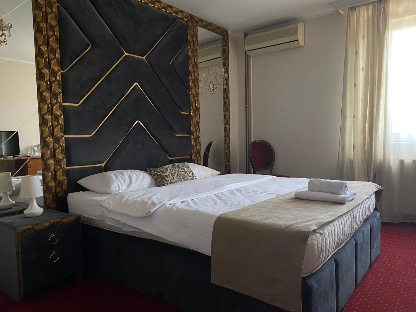 Hotel Stari Krovovi Veternik Extérieur photo