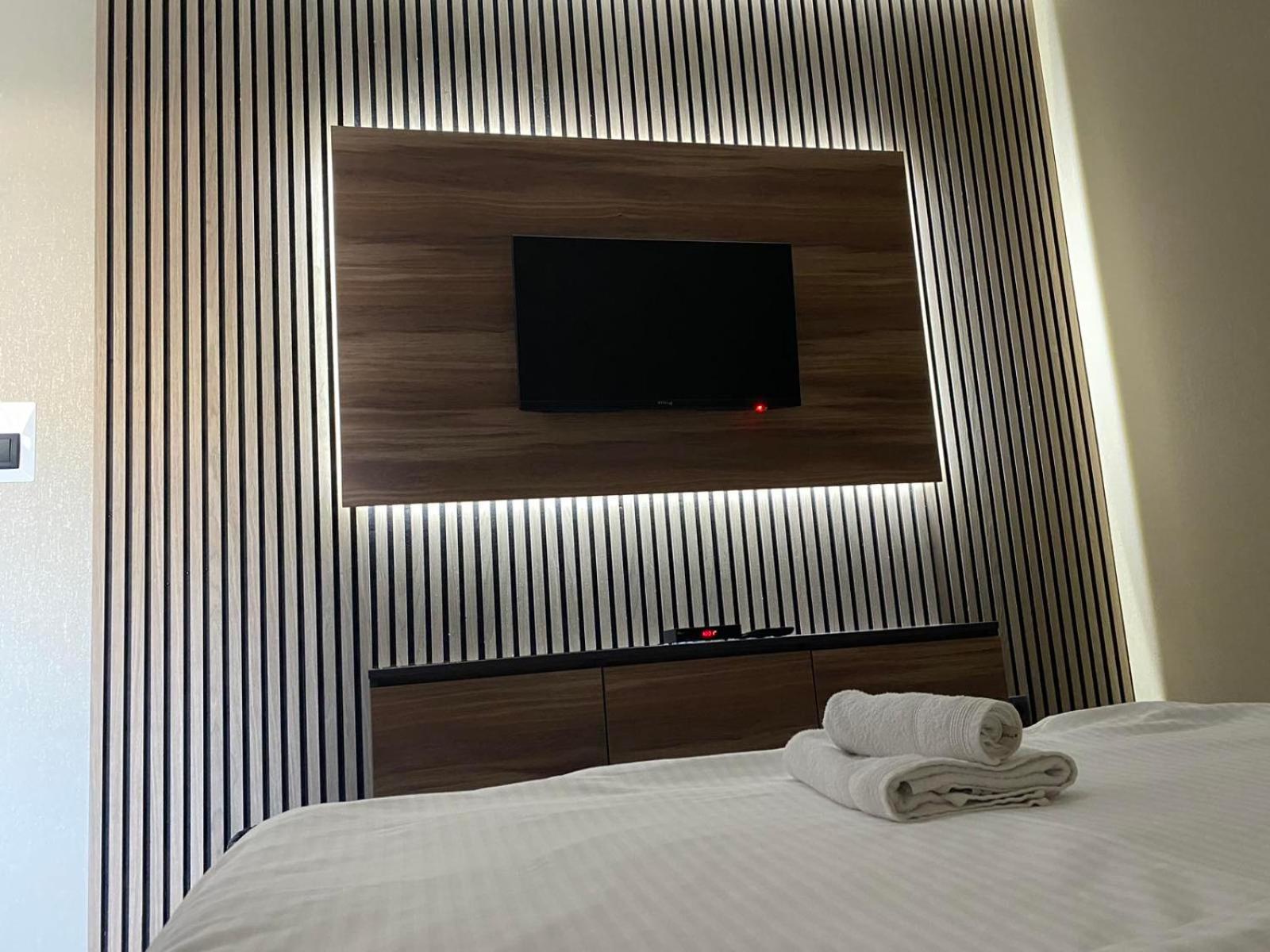 Hotel Stari Krovovi Veternik Extérieur photo