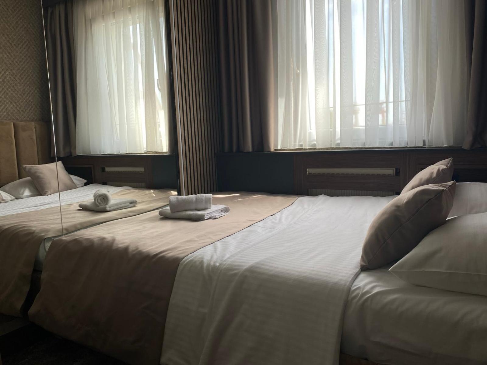 Hotel Stari Krovovi Veternik Extérieur photo