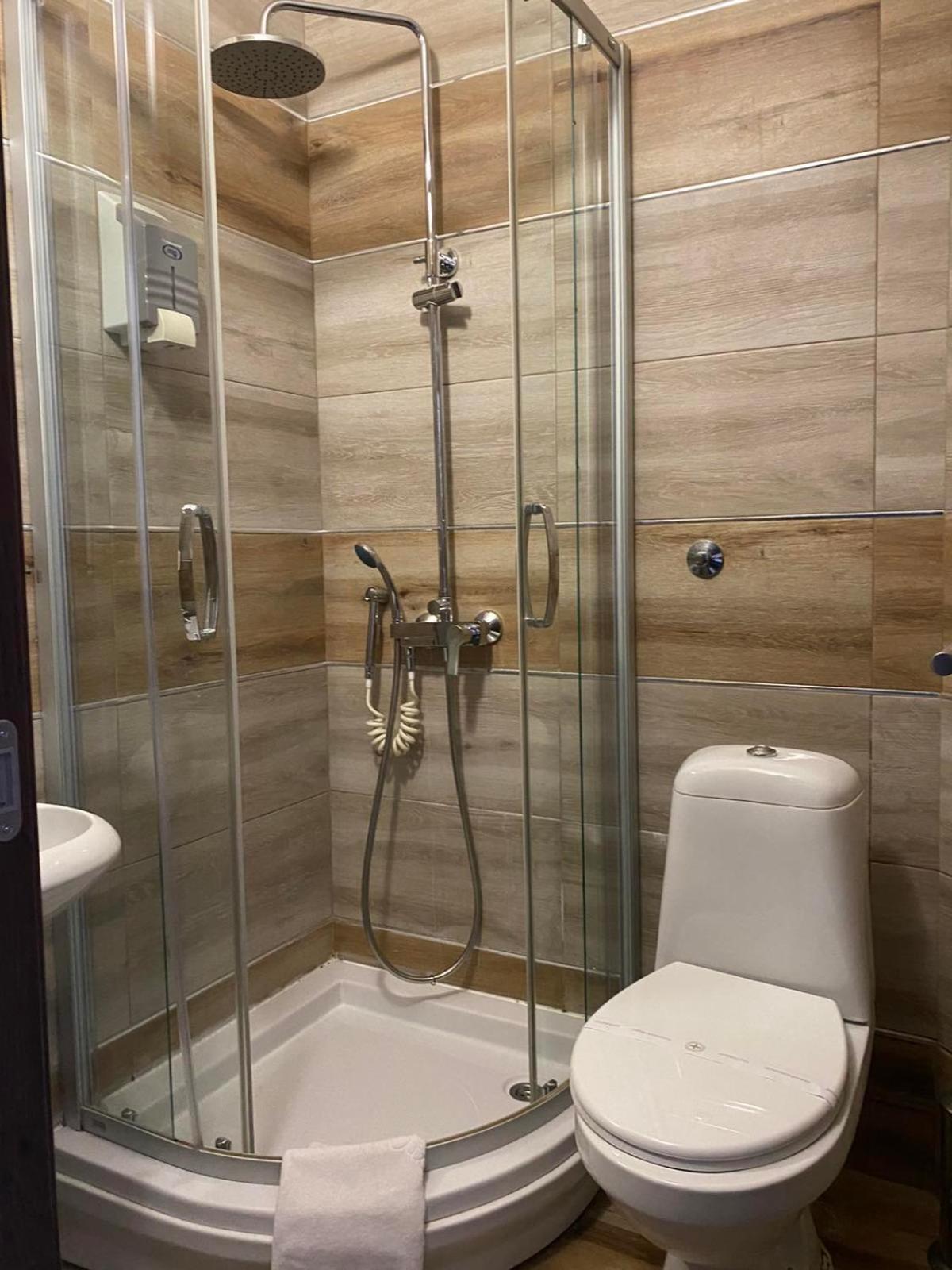 Hotel Stari Krovovi Veternik Extérieur photo